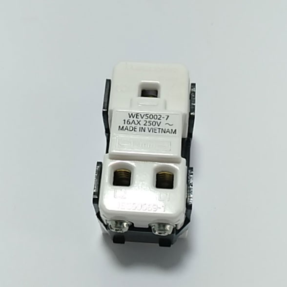 Công tắc C 2 chiều bắt vít Panasonic WEV5002-7SW (WIDE Series)