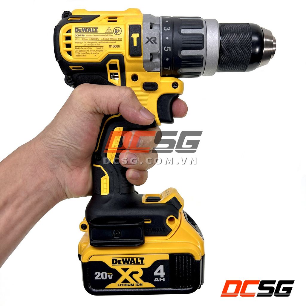 Máy khoan búa và vặn vít dùng pin 18V/ 20Vmax DEWALT DCD796M2-B1 | DCSG