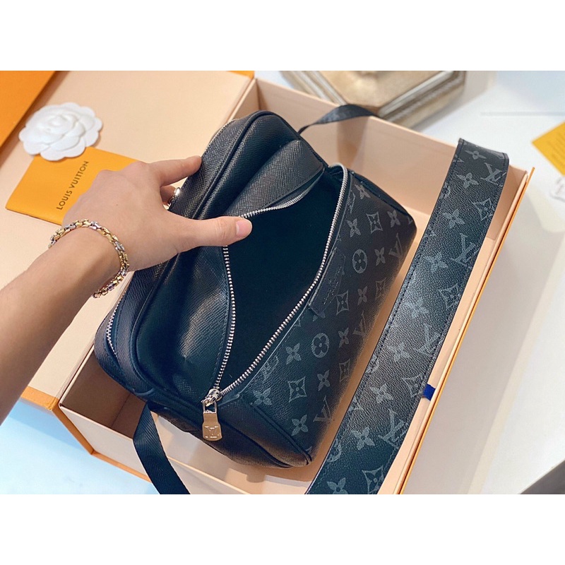 TÚI ĐEO CHÉO NAM DA THẬT LV2021 GALAXY FULLBOX