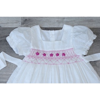 ĐẦM SMOCK CỔ VUÔNG TRẮNG