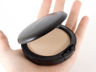Phấn phủ MAC studio fix power plus foundation