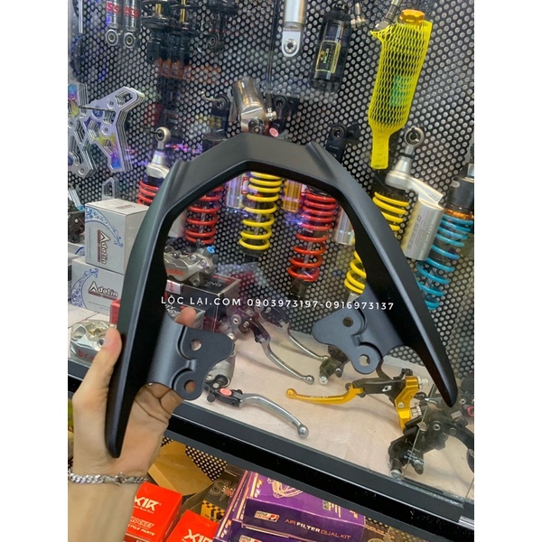 Cảng sau Winner V1 gắn cho Winner X