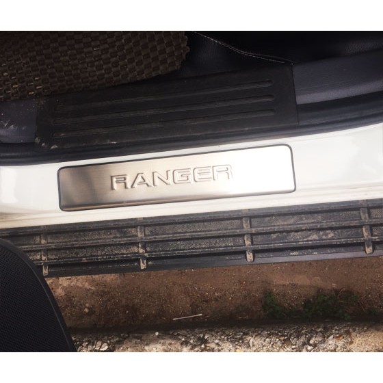 ỐP BẬC TRONG NGOÀI FORD RANGER 2014 - 2018