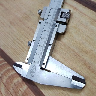 Thước kẹp cơ khí 200 mm
