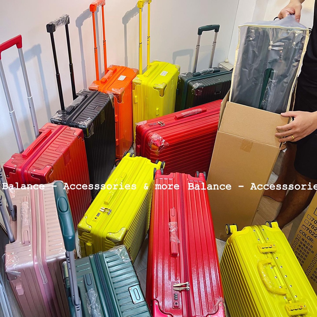 Vali kéo du lịch size 28 inch  xoay 360 độ, tiện dụng, chống va đập