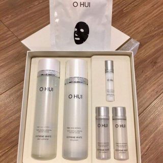 Set Ohui dưỡng trắng se khit lỗ chân lông