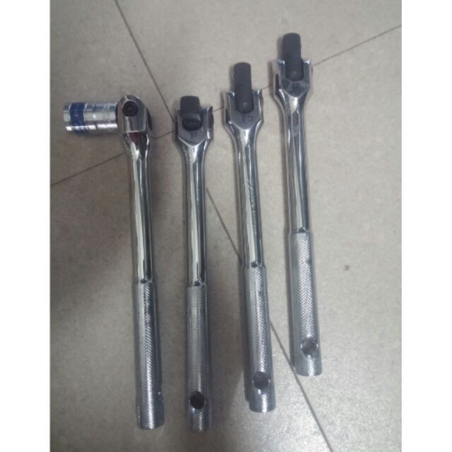 Tay gật gù vặn đầu khẩu