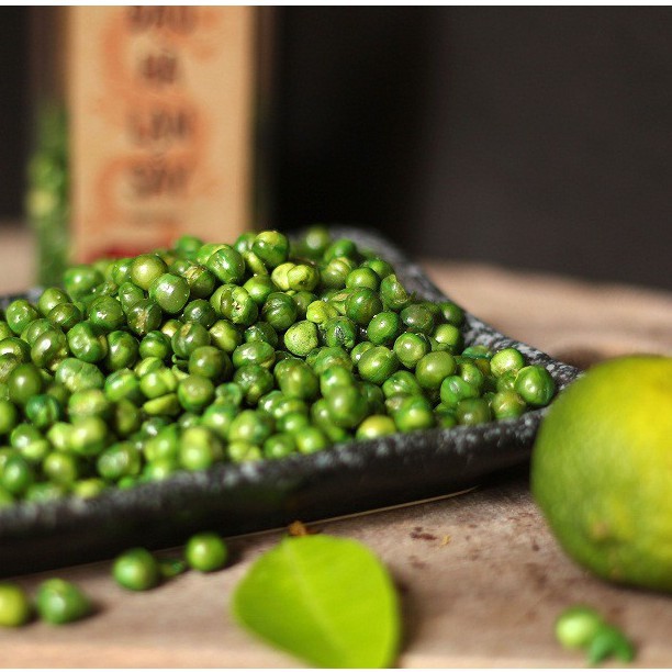 Đậu hà lan sấy giòn rang tỏi ớt  KIM LONG 90g