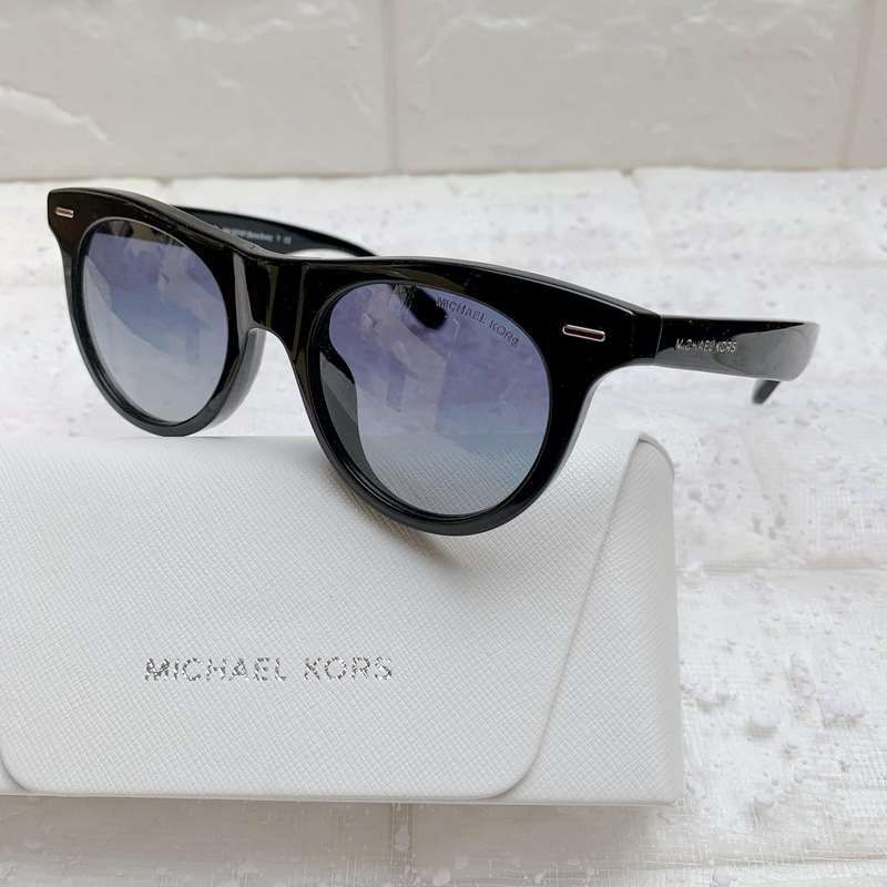 Kính Mát Michael Kors MK2074F 30054L Gọng đen mắt xanh highlight
