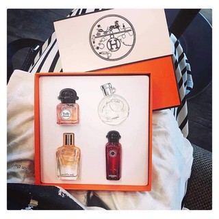 Set nước hoa Hermes 4 chai.