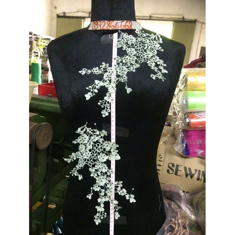 Cặp Hoa thêu đính đá mã BH60