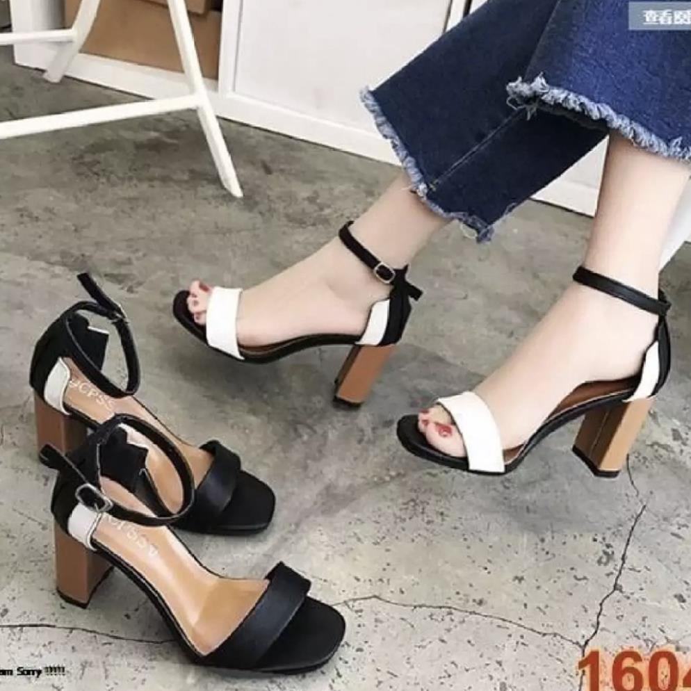 Giày Cao Gót Vuông 7cm  Phối Màu Đen-Kem