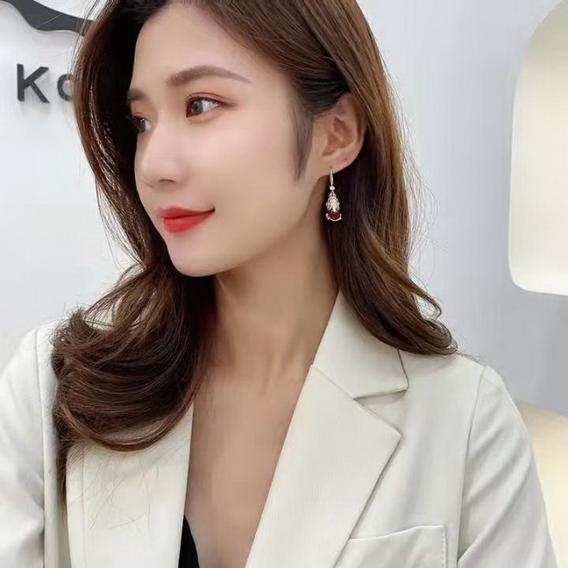 Iyao Khuyên Tai Móc Hình Tỳ Hưu Cầu May Mắn