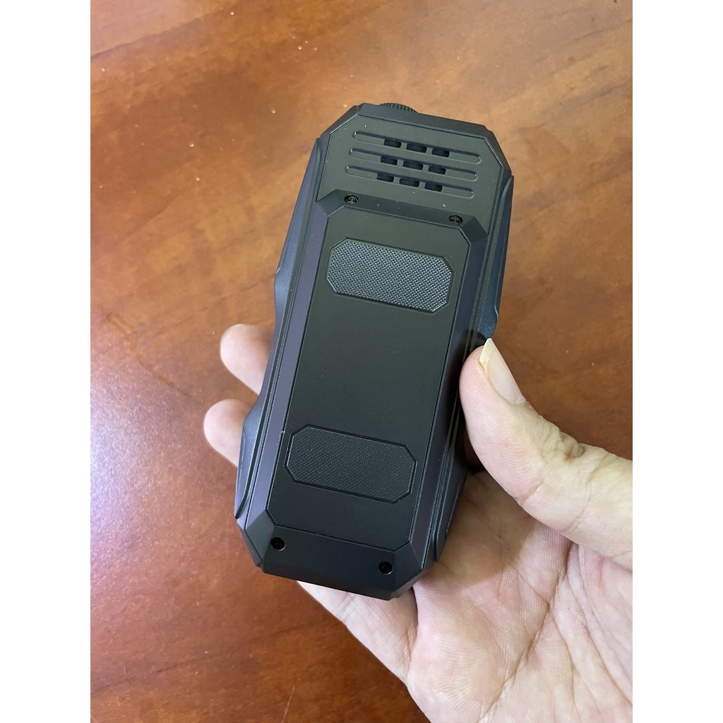 Điện thoại Landrover W2025 ,pin khủng 5800mah, Loa siêu to - BH 12 tháng