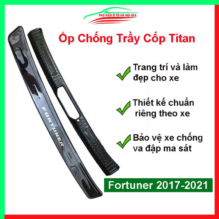 Ốp chống trầy cốp Fortuner 2017-2021 vân titan