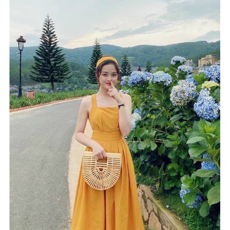 Đầm maxi vàng dây đan chéo lưng