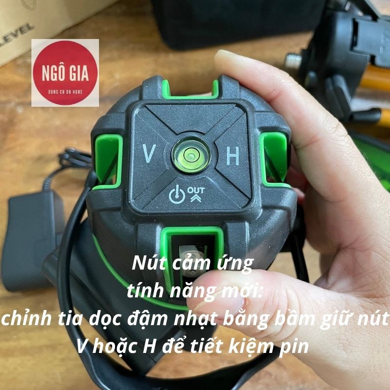 Máy cân mực bằng Laser 5 tia gồm 4 tia dọc 1 tia ngang vuông góc (mẫu mới pin rời, túi chống sốc, chân tripod 1m)