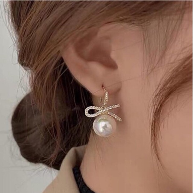 bông tai nữ siêu hót. chuẩn bạc