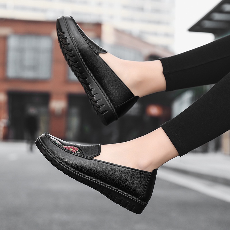 Giày lười nữ chất liệu da vải slip on kiểu mọi đế cao màu trắng độn đế bảo hành 1 năm GD36 TIMAN