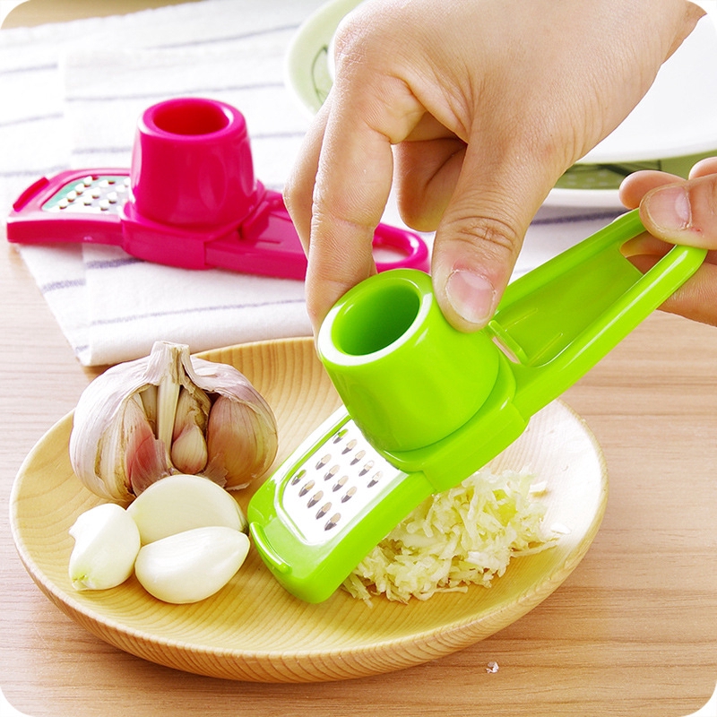 Dụng cụ nghiền tỏi gừng tiện lợi cho nhà bếp