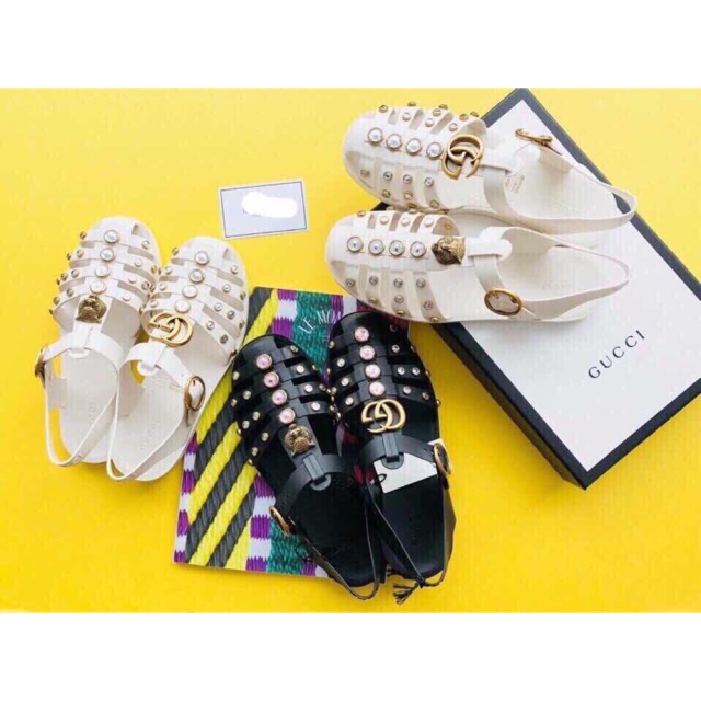 Sandal Cụ Hồ
