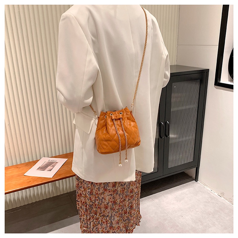 Túi Rút Đeo Vai Màu Trơn Đính Đá Thời Trang NB00378