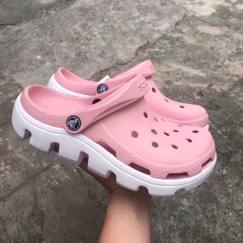Dép crocs hồng đế trắng (tặng jibit)