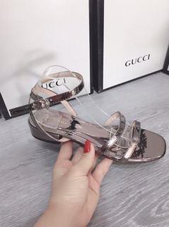 Sandal bệt 2 quai trước