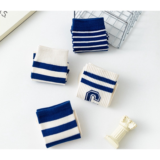 Vớ Tất chữ C màu kem xanh cao cổ Nam Nữ phong cách thể thao, trẻ trung, năng động.