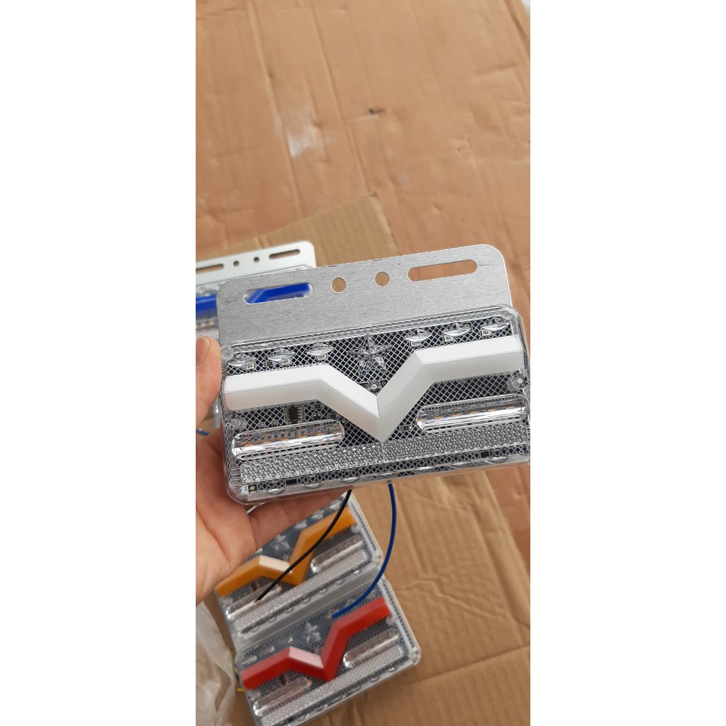 Đèn sườn xe tải chữ v cao cấp 24v