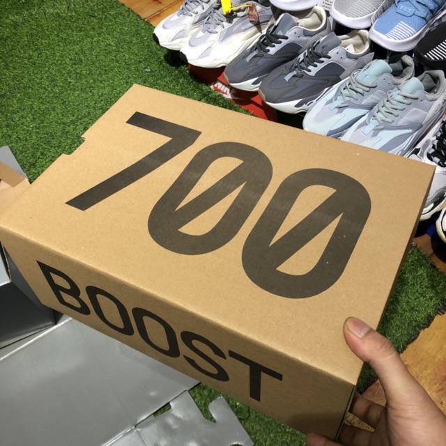 Giày Yz 700 Cao Cấp 🔥FREESHIP🔥 Giày thể thao yz700 phản quang + full box + bill + tặng tất | BigBuy360 - bigbuy360.vn