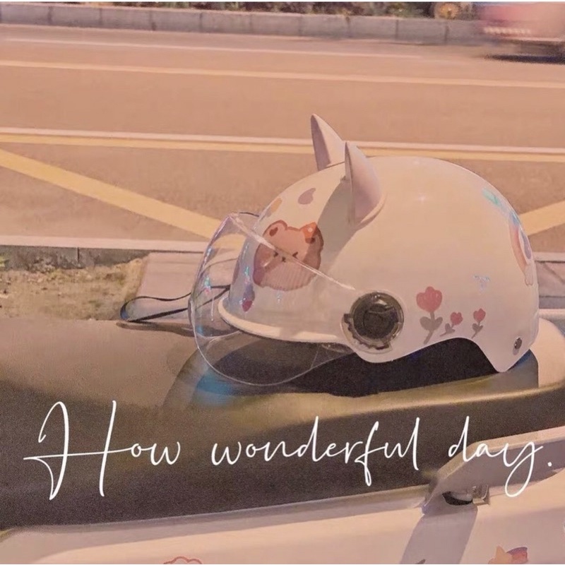 Nón bảo hiểm tai mèo cute kèm hình dán có kính kèm ảnh thật