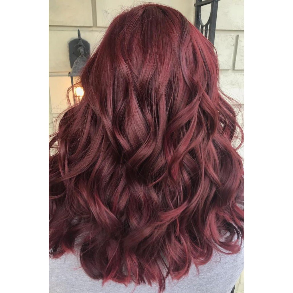 Tóc nâu đỏ không chỉ là một xu hướng mà còn là một sự kết hợp độc đáo giữa hai màu sắc đầy sức sống. Với thuốc nhuộm tóc nâu đỏ, bạn sẽ trở nên nổi bật và thu hút hơn. Đừng bỏ qua cơ hội để thể hiện phong cách thời trang của bạn với mái tóc tuyệt đẹp này. Xem hình ảnh để cảm nhận!
