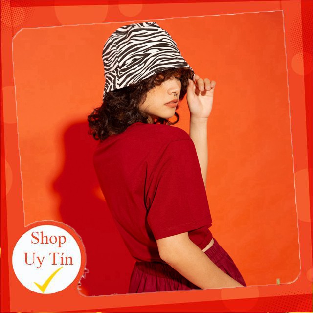 Áo thun nữ croptop thêu GUMAC ATA1244