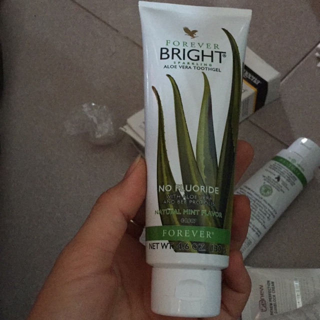 Kem đánh răng Bright Forever có hình thật