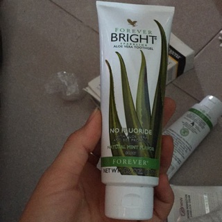 Kem đánh răng Bright Forever có hình thật