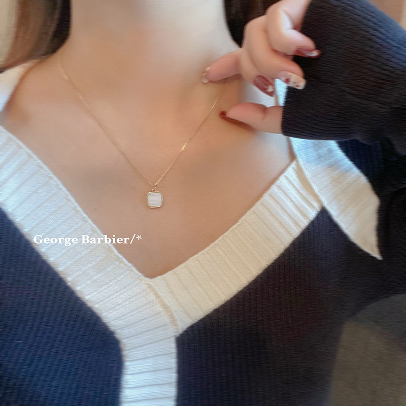 Vòng cổ Mặt Vuông Sang Trọng Dành Cho Nữ