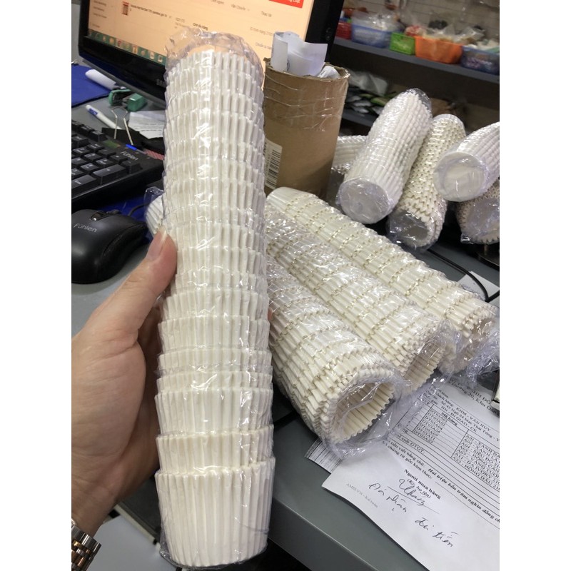 Cúp giấy nến trăng kt 12cm 1 cây tầm 460 - 500 cái