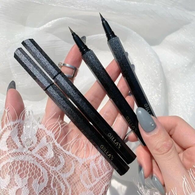 [Hàng mới về] Bút Kẻ Mắt Dạng Lỏng Lâu Trôi Không Nhòe Chống Thấm Nước Và Mồ Hôi