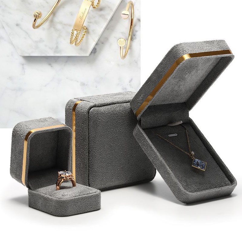 Hộp đựng trang sức bằng vải nỉ sang trọng