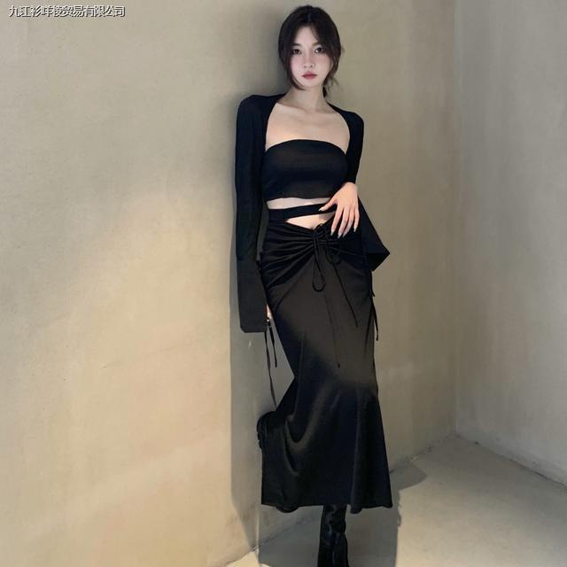 Đầm Đen Dáng Ôm Lưng Cao Phối Dây Rút Phong Cách Thời Trang Mùa Thu Dành Cho Nữ