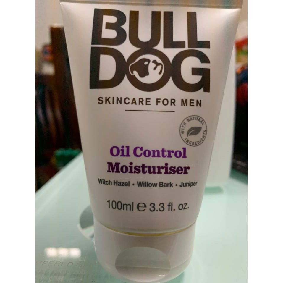 Dưỡng ẩm và kiềm dầu cho nam BullDog Moisturiser 100ml - dành cho DA DẦU và DA NHẠY CẢM