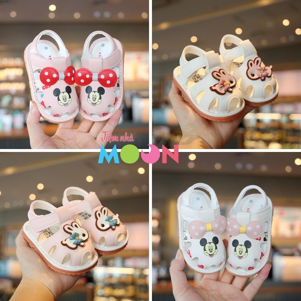 Dép sandal tập đi bé gái đế mềm chống trơn trượt có còi chít chít họa tiết thỏ micky dễ thương