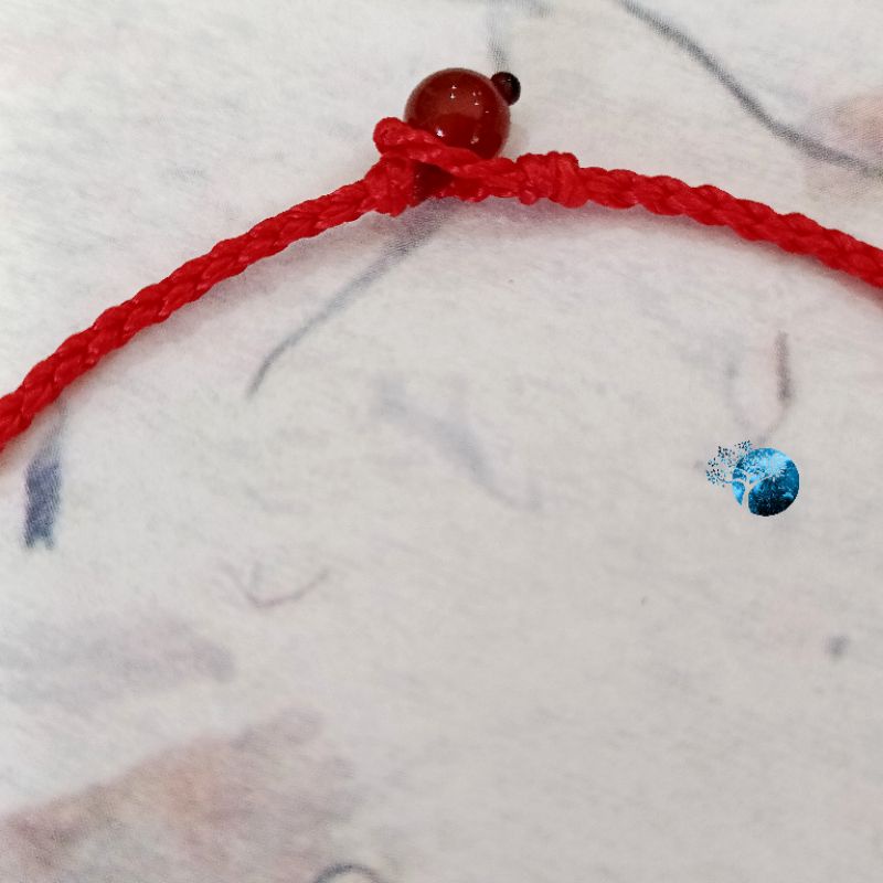 Vòng tay tết dây chỉ đỏ may mắn