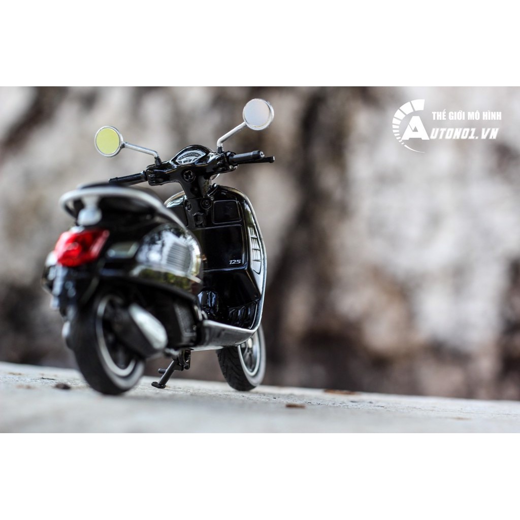 Mô hình xe Vespa GTS 125CC 2017 Black 1:18 Welly 7171C