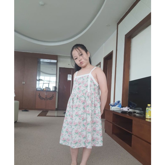Body, váy hoa hồng