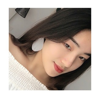Khuyên tai lông 2 màu