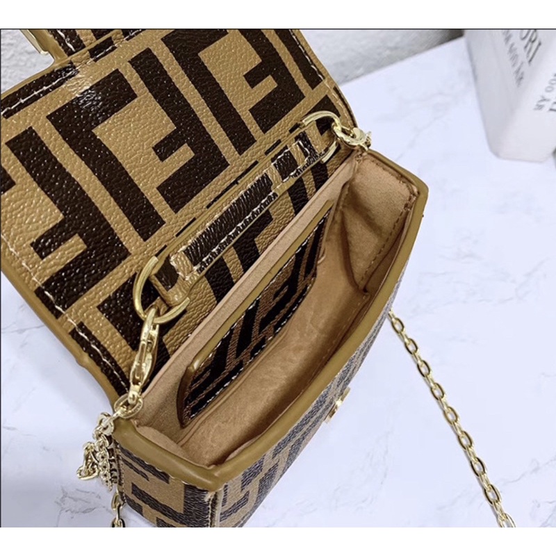 Túi Xách Rinni, Túi đeo chéo mini dáng chữ nhật khoá ngang nút hít kim loại vàng