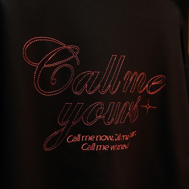 Áo nỉ unisex dáng rộng 21ST URBAN LS21 Black Call Me Yours