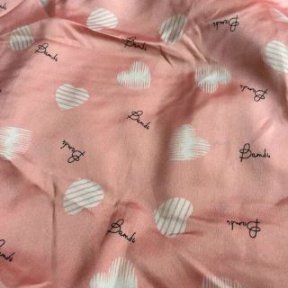 Bộ Pijama lụa satin họa tiết tim có được chọn màu